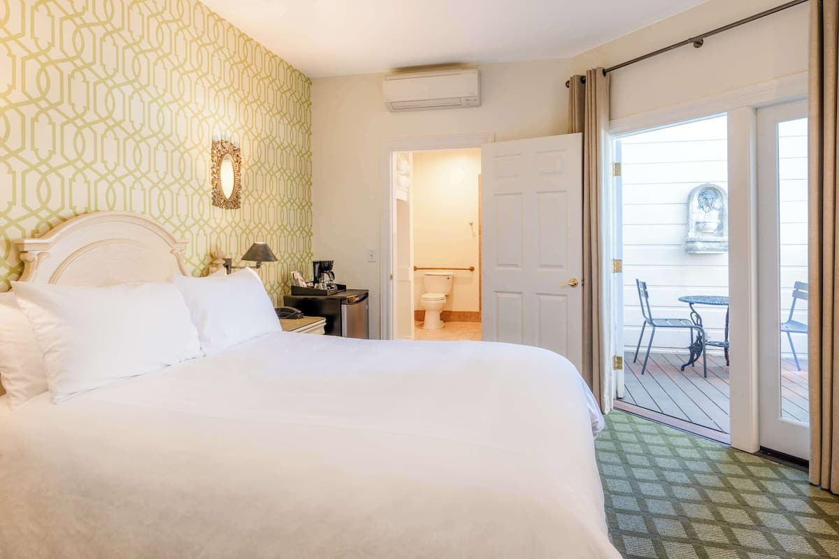 1 chambre, literie de qualité, lit avec matelas à plateau-coussin