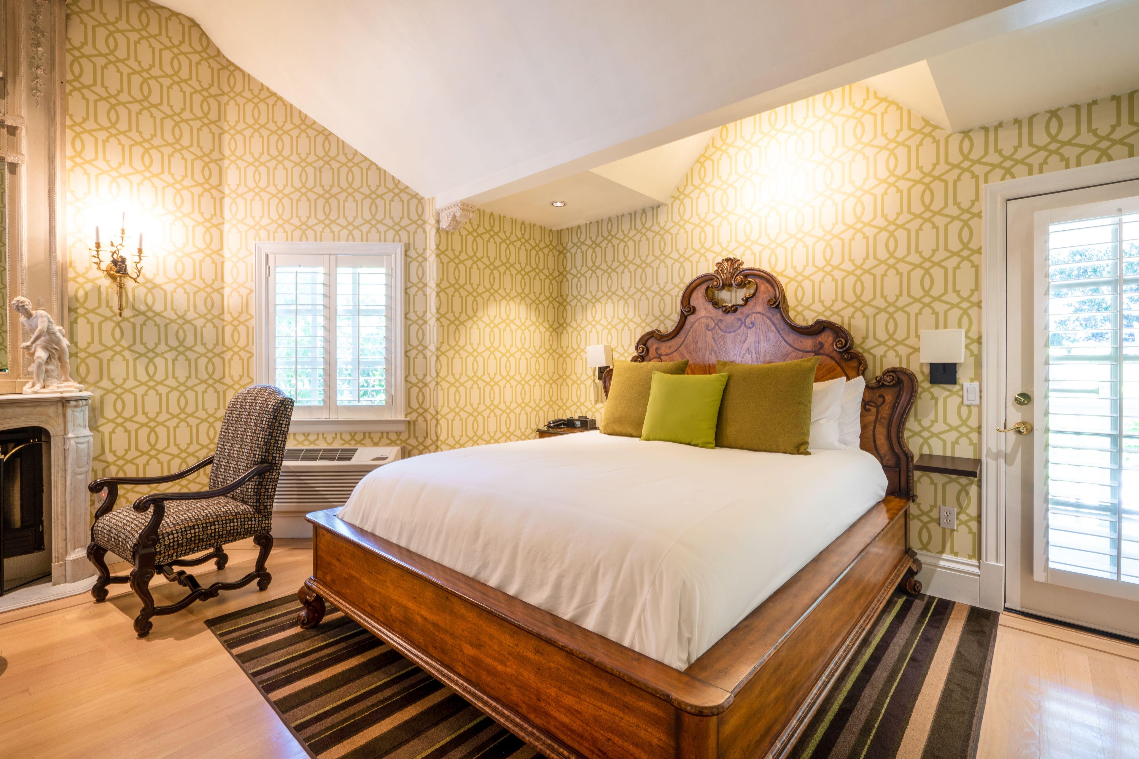 Suite Khas, 1 Tempat Tidur King, balkon | 1 kamar tidur, seprai premium, dan bantalan ekstra lembut