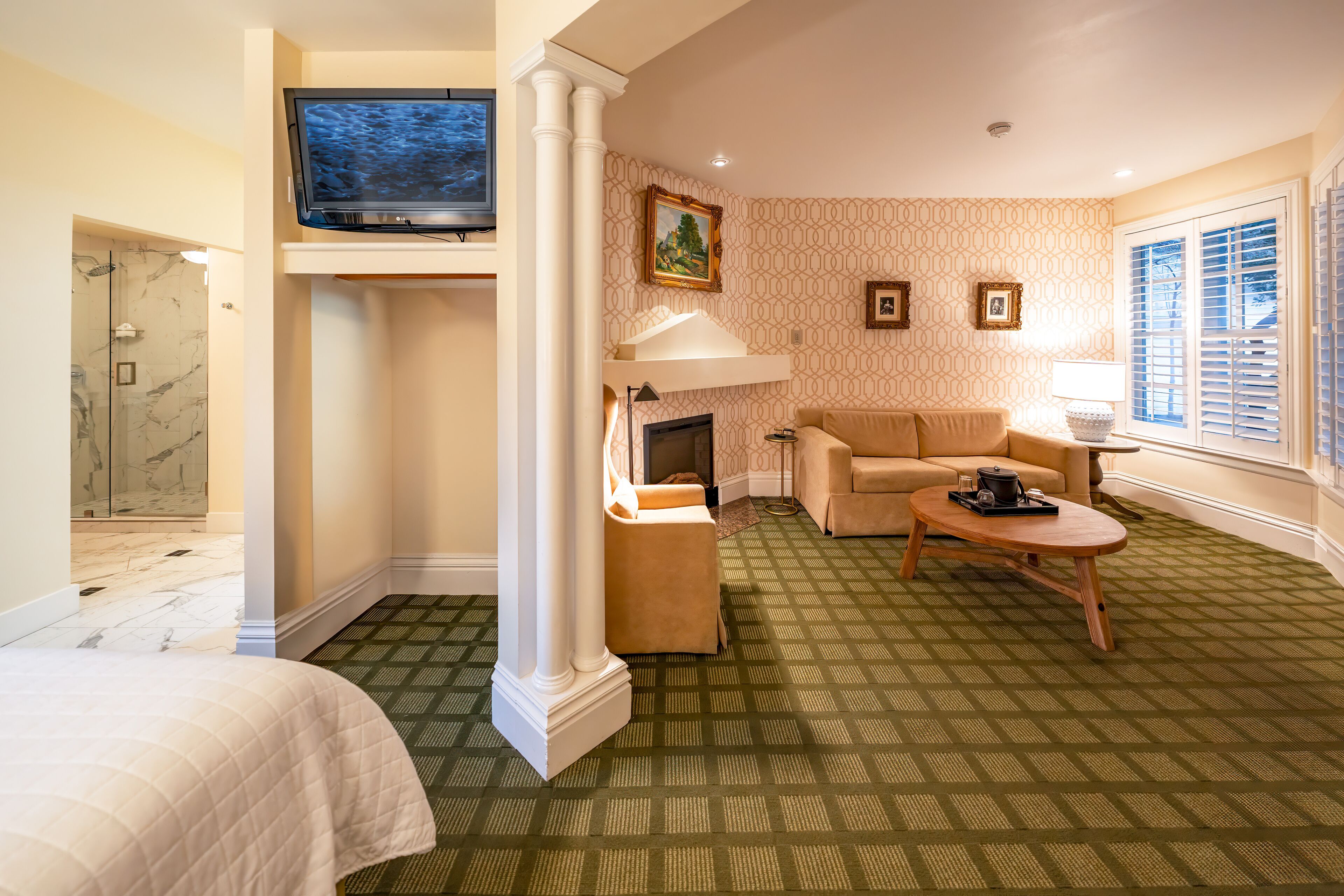 1 bedroom, premium bedding, pillowtop beds, individually decorated