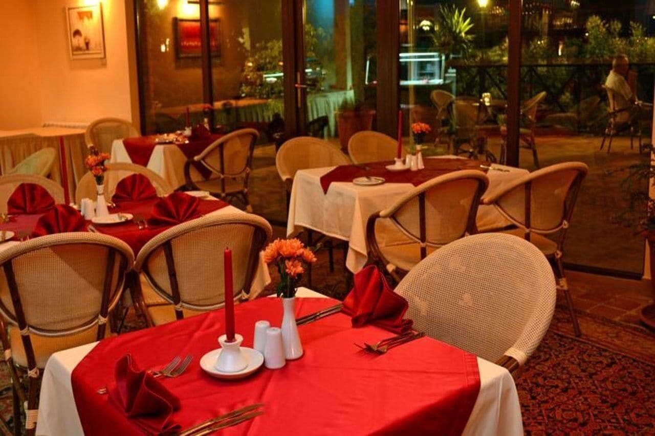 Frokost, lunsj og middag serveres