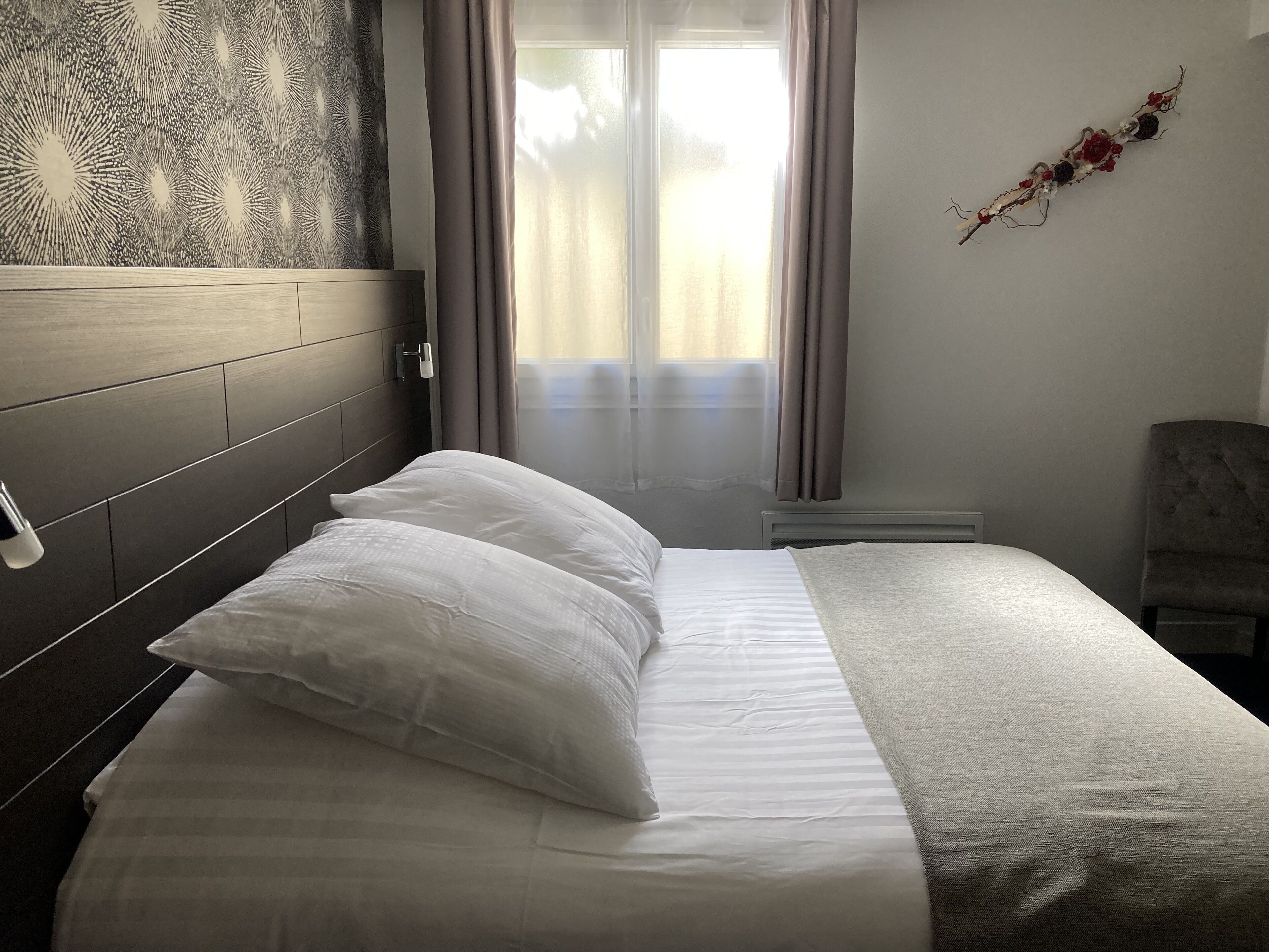 superior double room | desk, soundproofing, free wifi, bed sheets