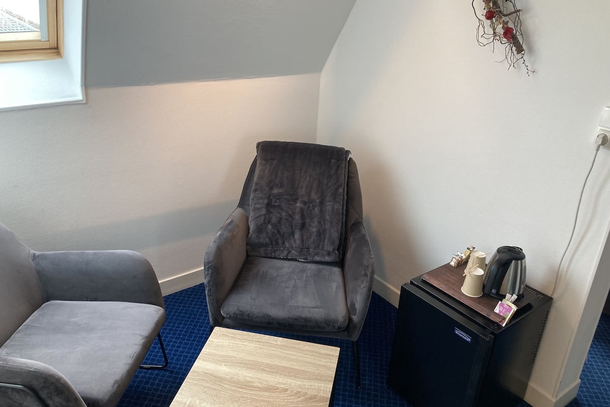 junior suite | desk, soundproofing, free wifi, bed sheets
