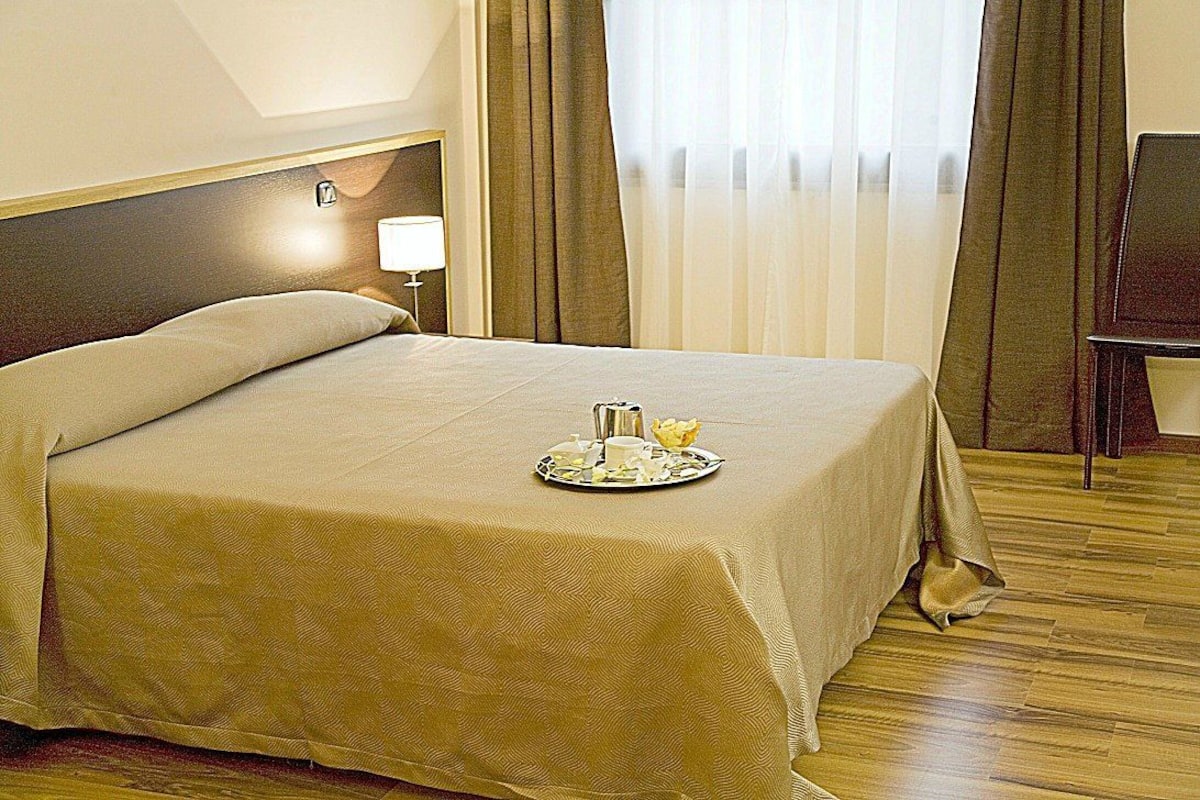 Minibar, in-room safe, desk, soundproofing