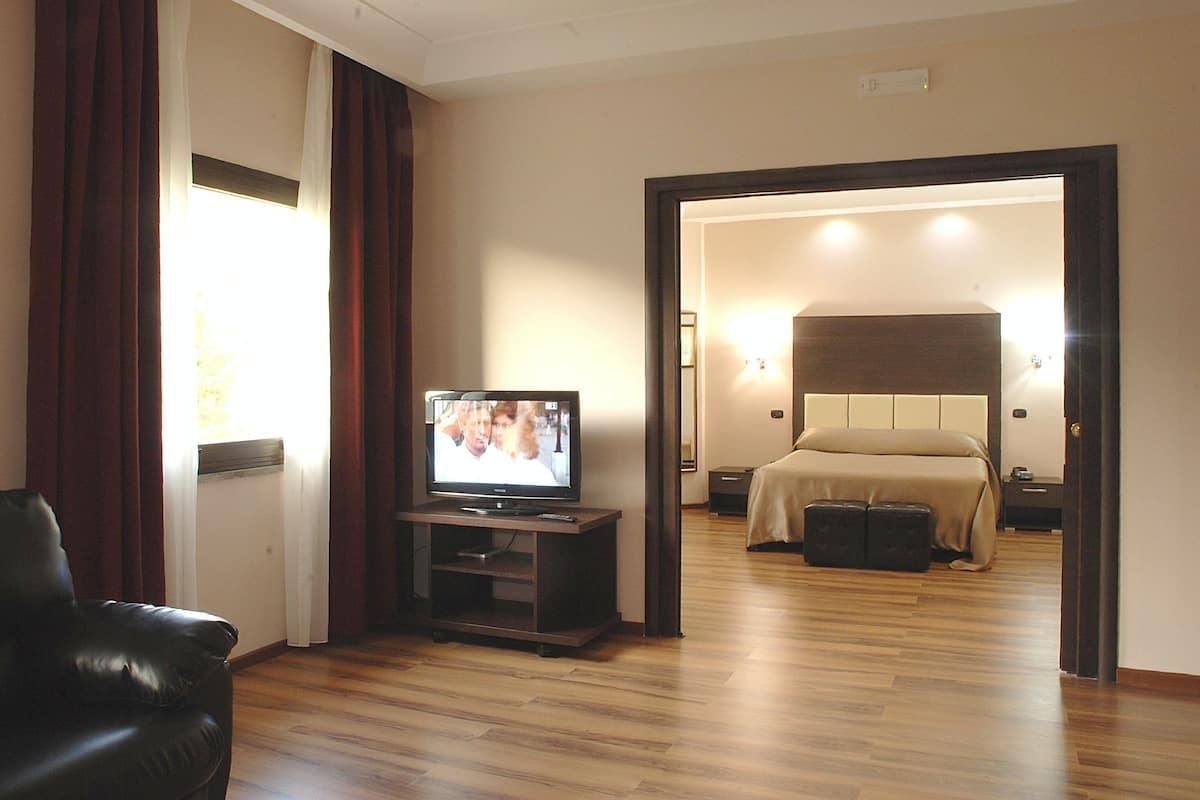 Senior Suite