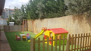 Children’s play area – outdoor - Hotel Sea Breeze (Scalea)