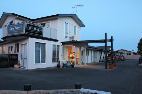 บริเวณภายนอก