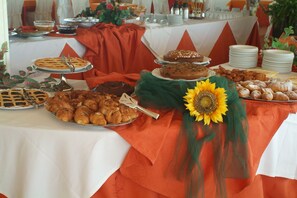 Petit déjeuner compris