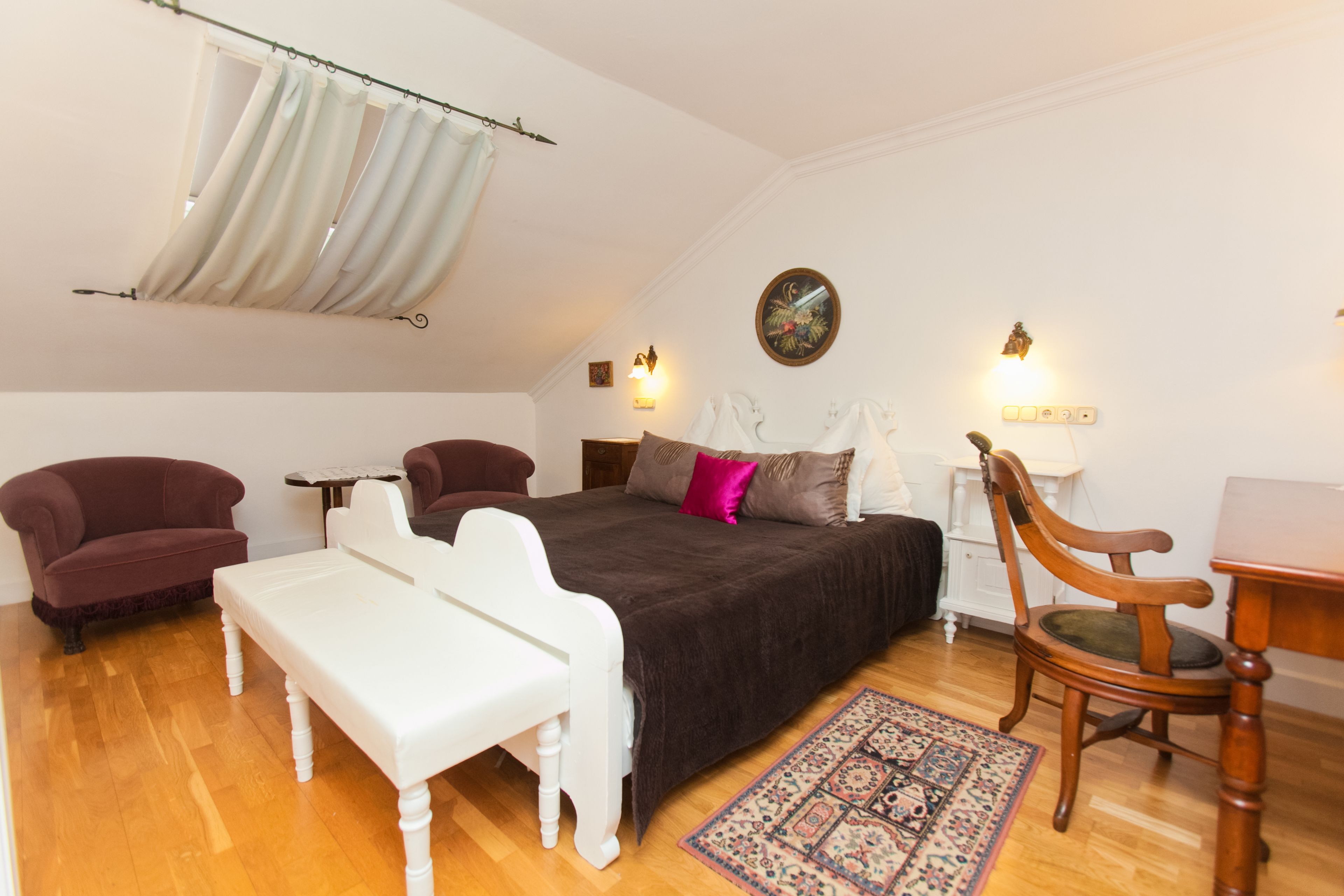 superior triple room | in-room safe, desk, free wifi, bed sheets