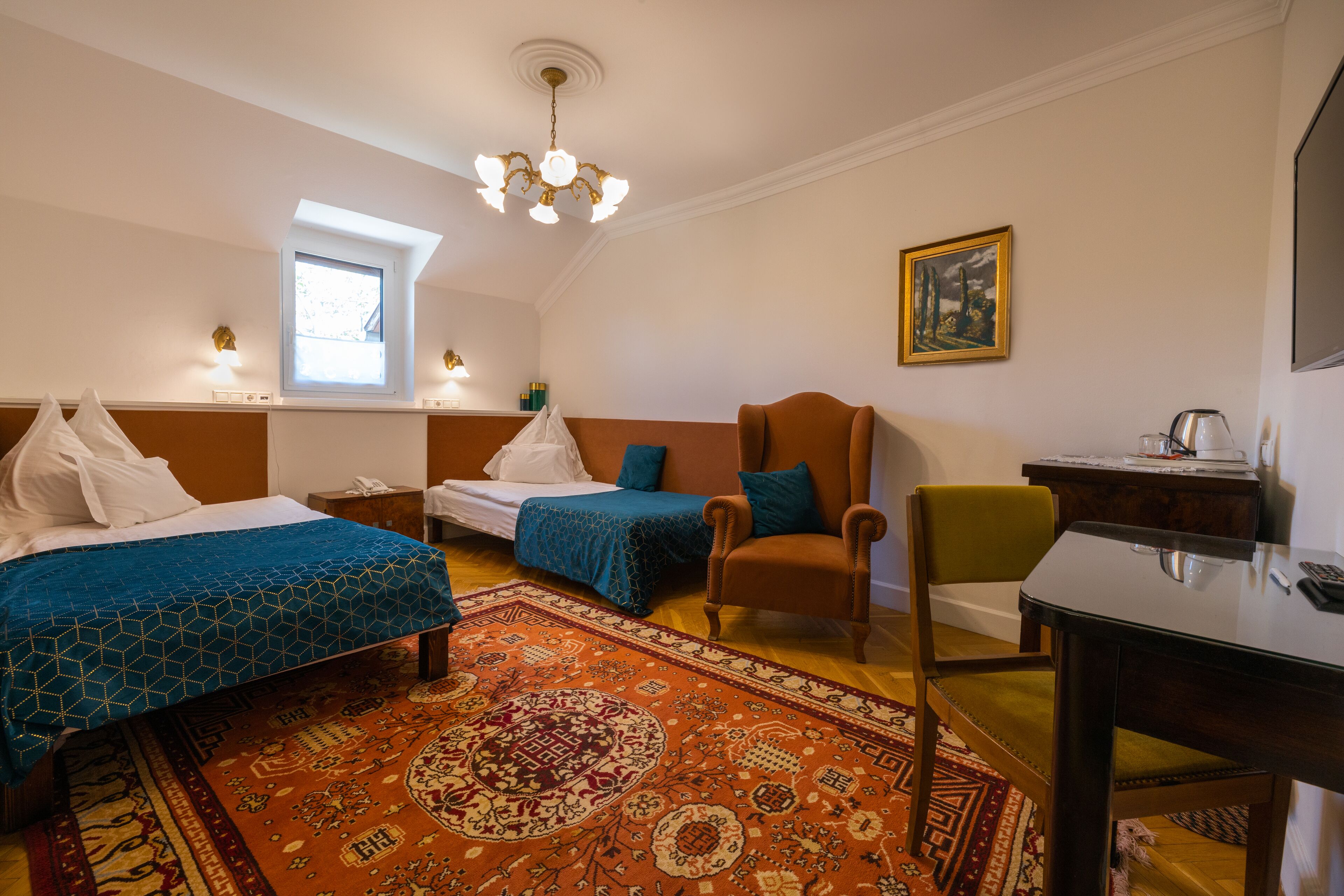 in-room safe, desk, free wifi, bed sheets