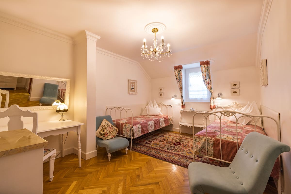 Classic 1+1 ágyas szoba | 2 bedrooms, in-room safe, desk, free WiFi
