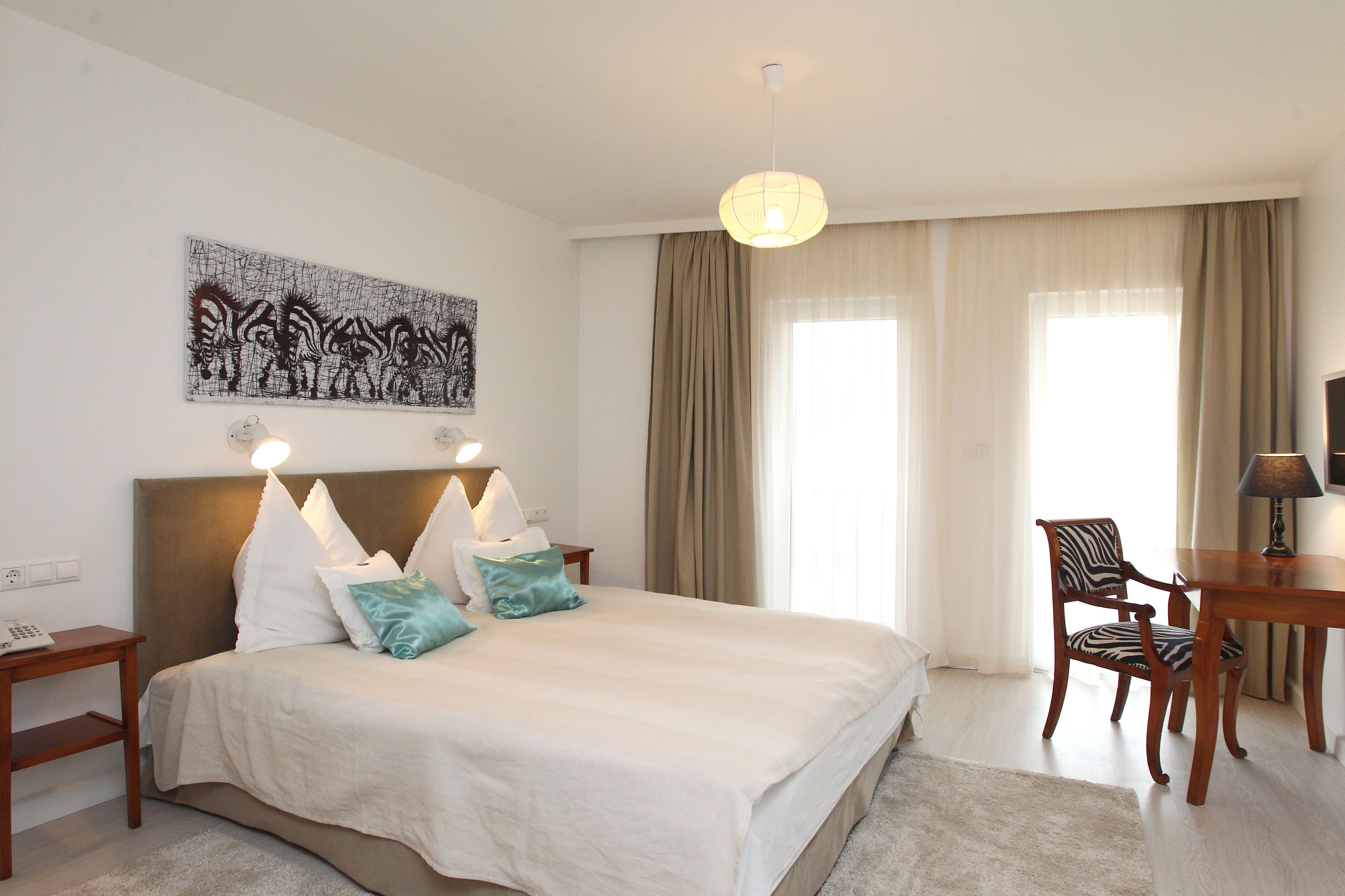 Superior Triple Room | In-room safe, individually decorated, individually furnished, desk