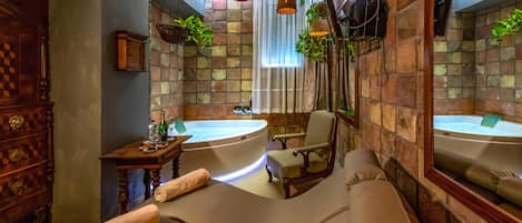 Sauna, hot tub, steam room