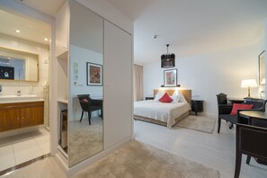 Kamar Triple Superior | Brankas dan didekorasi berbeda-beda