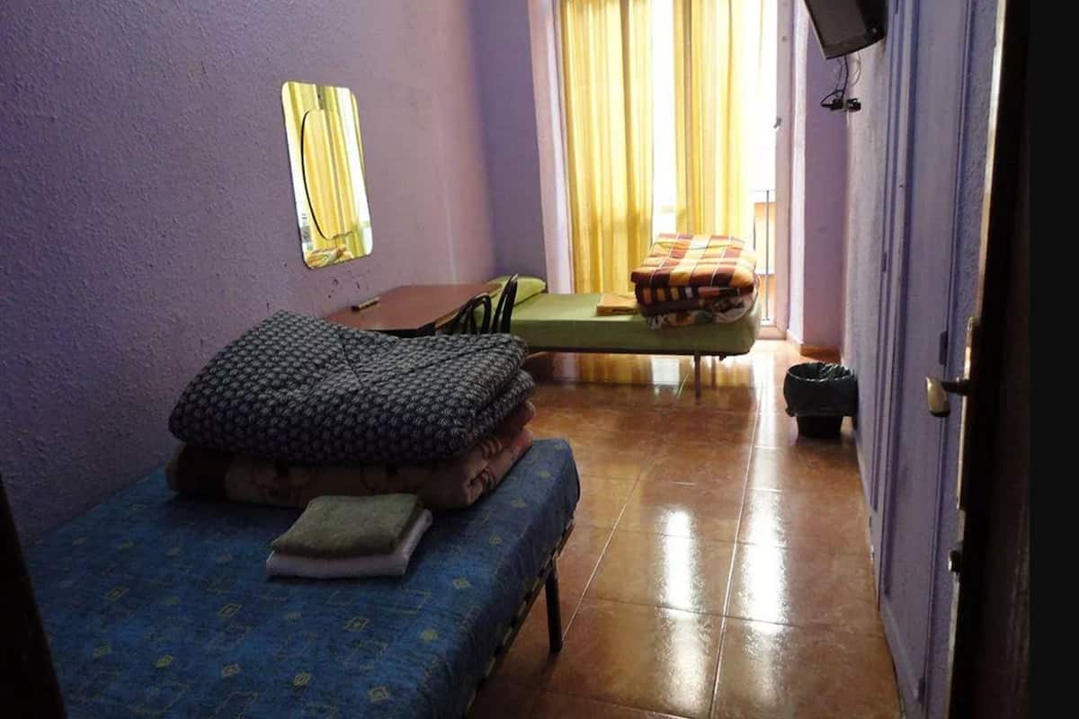 Chambre Double Standard | Fer et planche à repasser, lits pliants/supplémentaires, Wi-Fi gratuit