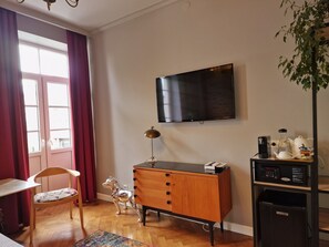 In-room safe, individually decorated, individually furnished - SleepWell Apartments Nowy Świat (Warsaw)