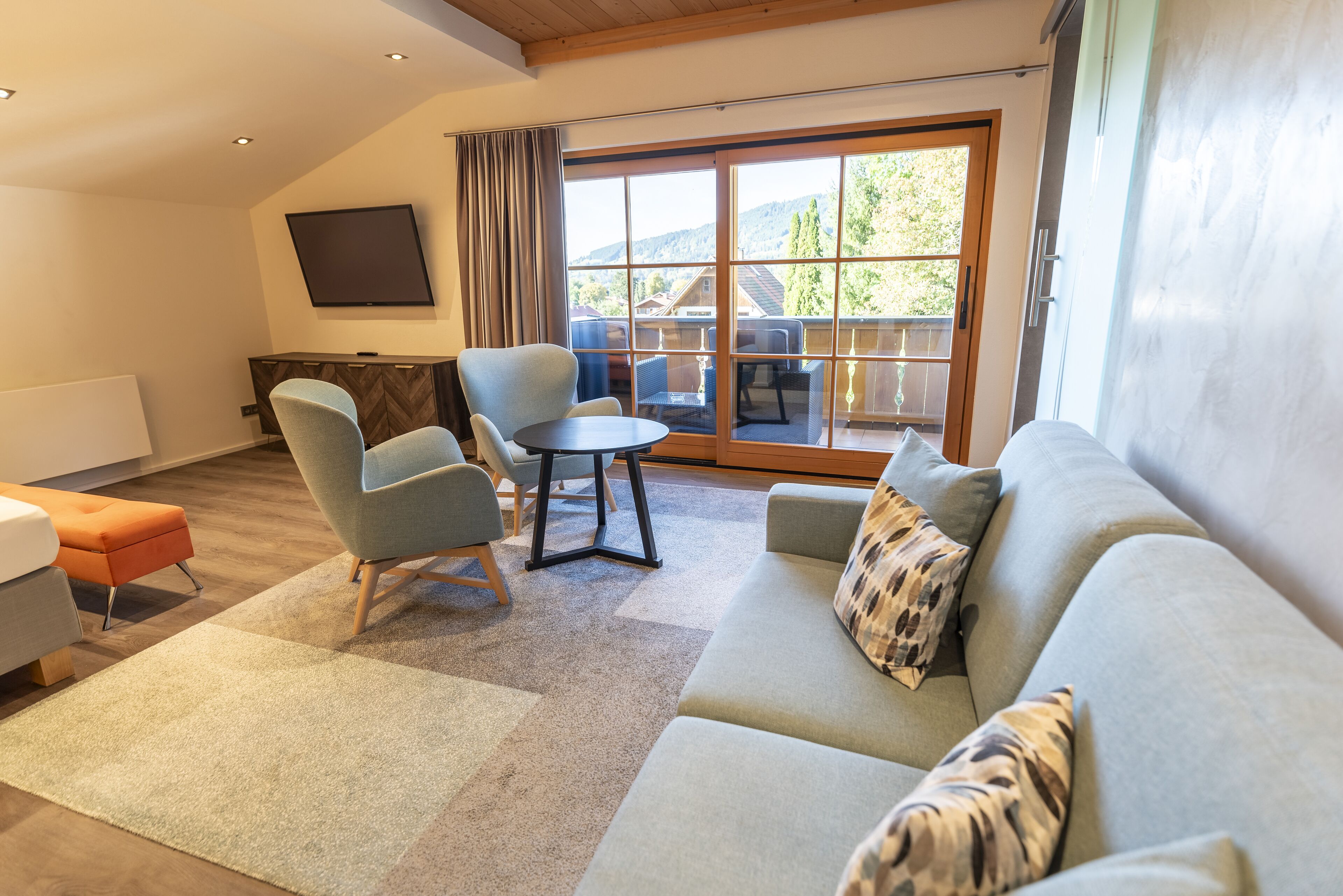 Superior Suite, 1 Bedroom, Balcony | Cadar kapas Mesir, gebar bulu kapas, peti besi dalam bilik 