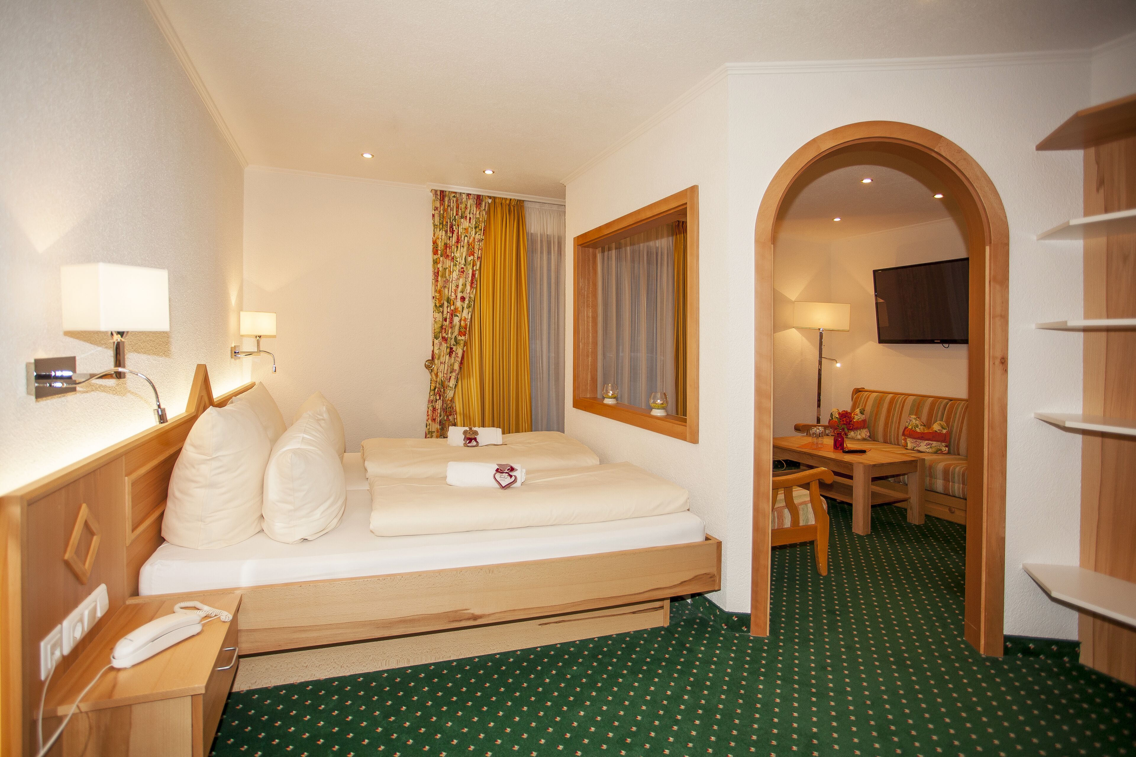 comfort room | 1 bedroom, egyptian cotton sheets, down duvets, in-room safe