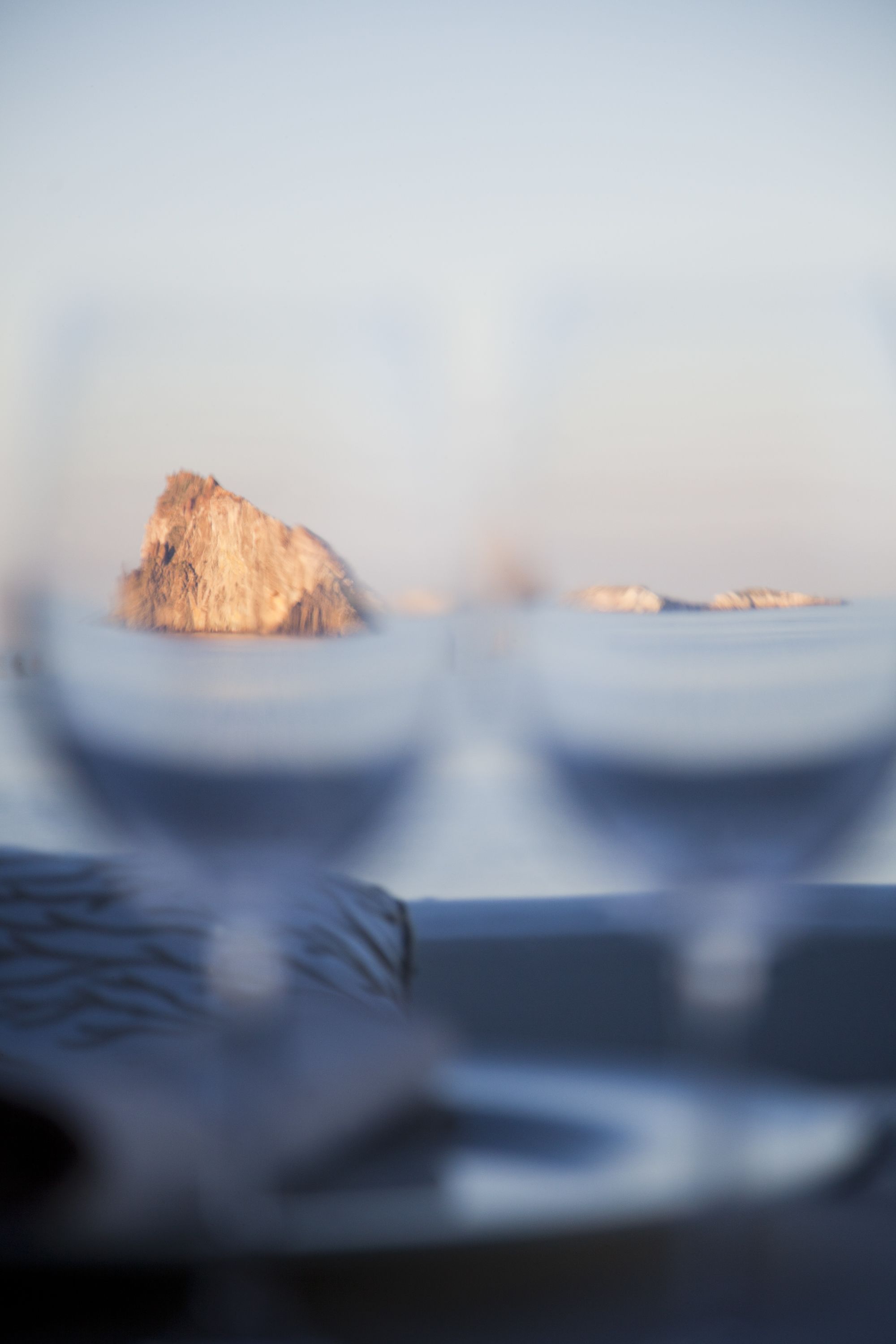 lunch and dinner served