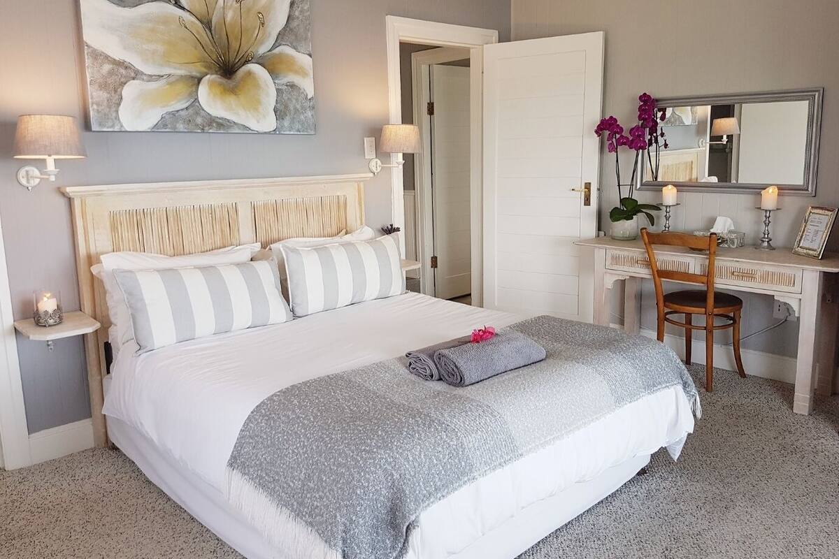 2 x Executive Queen En-Suite Rooms (6) | Egyptian cotton sheets, premium bedding, down comforters, in-room safe