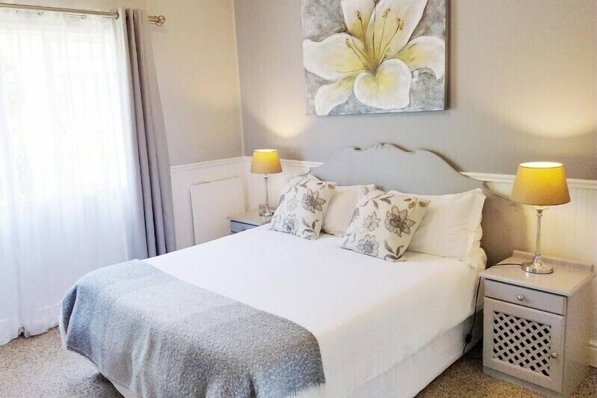 Luxury Suite with Private Balcony (4) | Egyptian cotton sheets, premium bedding, down duvets, in-room safe