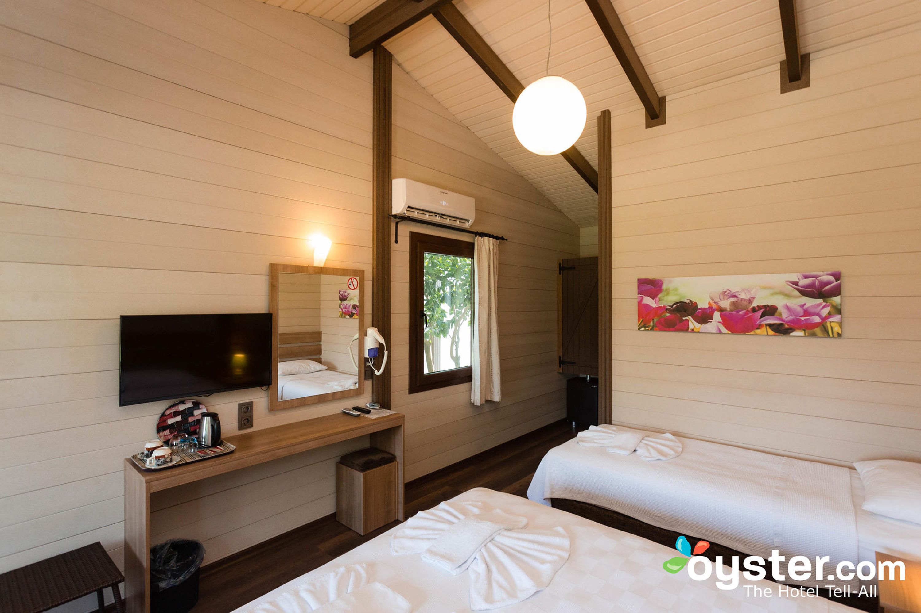 egyptian cotton sheets, premium bedding, minibar, in-room safe