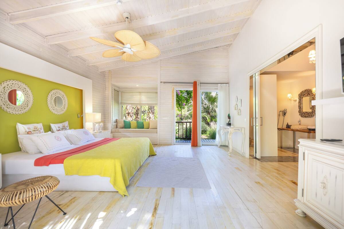 Luxury Suite | 1 bedroom, minibar, in-room safe, free cots/infant beds