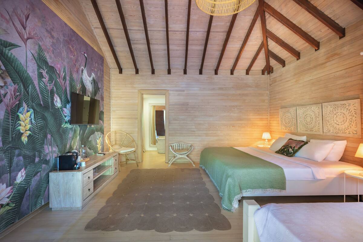 Triple Room | 1 bedroom, minibar, in-room safe, free cots/infant beds