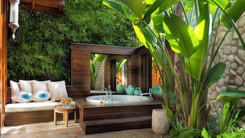 1 bedroom, minibar, in-room safe, free cribs/infant beds