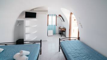 Traditional Room, Partial Sea View