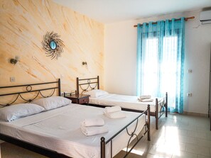 Comfort Studio, Sea View | In-room safe, individually decorated, individually furnished - Villa Dima (Santorini)