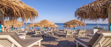 Beach nearby, beach towels, beach massages