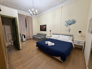 Quadruple Room | Desk, cribs/infant beds, free WiFi, bed sheets - Hotel Suisse Genova (Genoa)