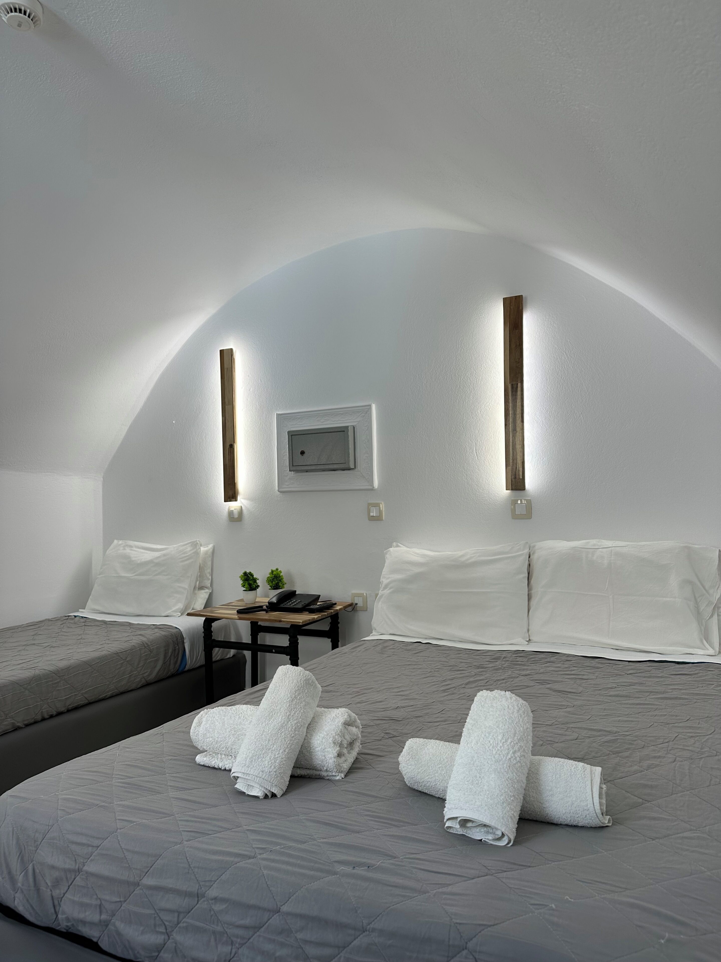 Comfort-suite - balkon - bjergudsigt | Pengeskab på værelset, lydisolering, sengetøj