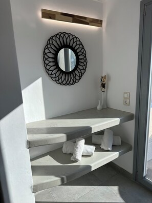 Studio | Interior - Lucia Villas (Santorini)