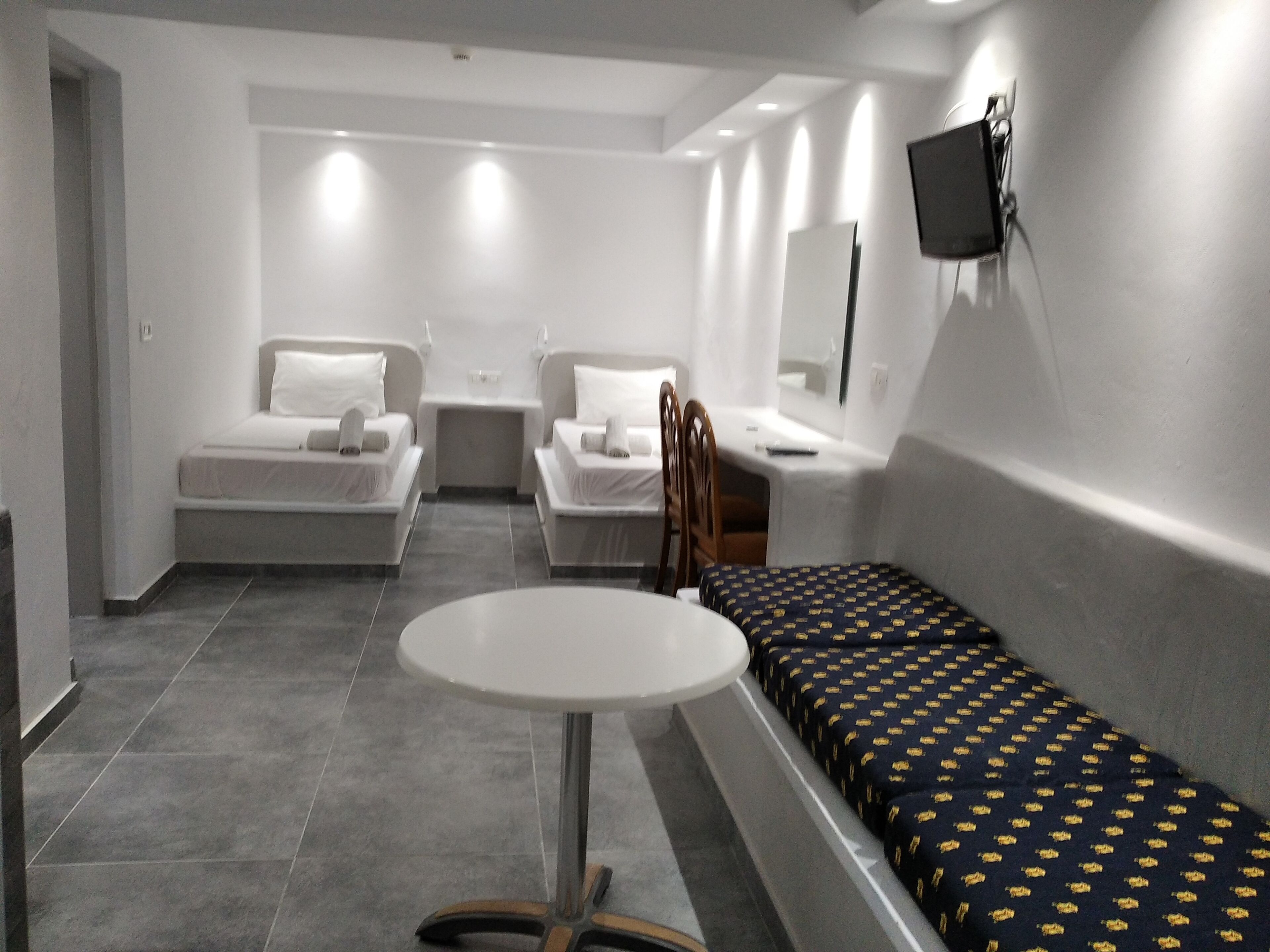 Classic Quadruple Room, Patio | In-room safe, soundproofing, bed sheets