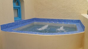 Jetted bathtub - Lucia Villas (Santorini)