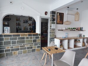 Bar (on property) - Lucia Villas (Santorini)