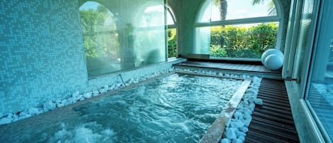Sauna, bain Ă remous