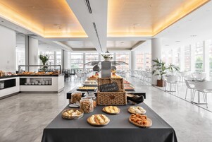 Daily buffet breakfast for a fee