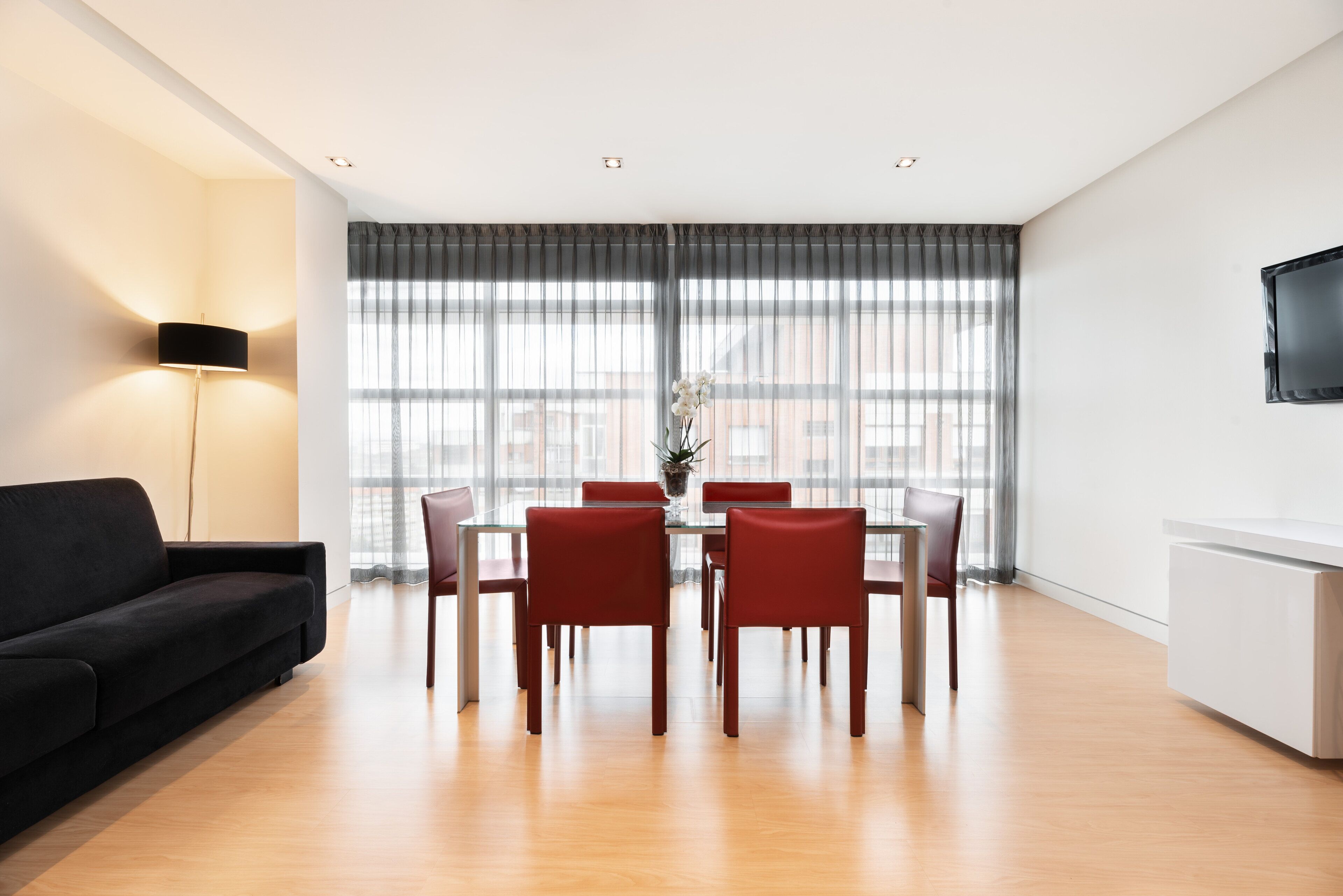 Familie suite (Executive) | Een minibar, een kluis op de kamer, een bureau, geluiddichte muren