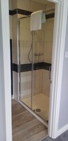 Premium Double Room, Ensuite (Kingsize) | Bathroom