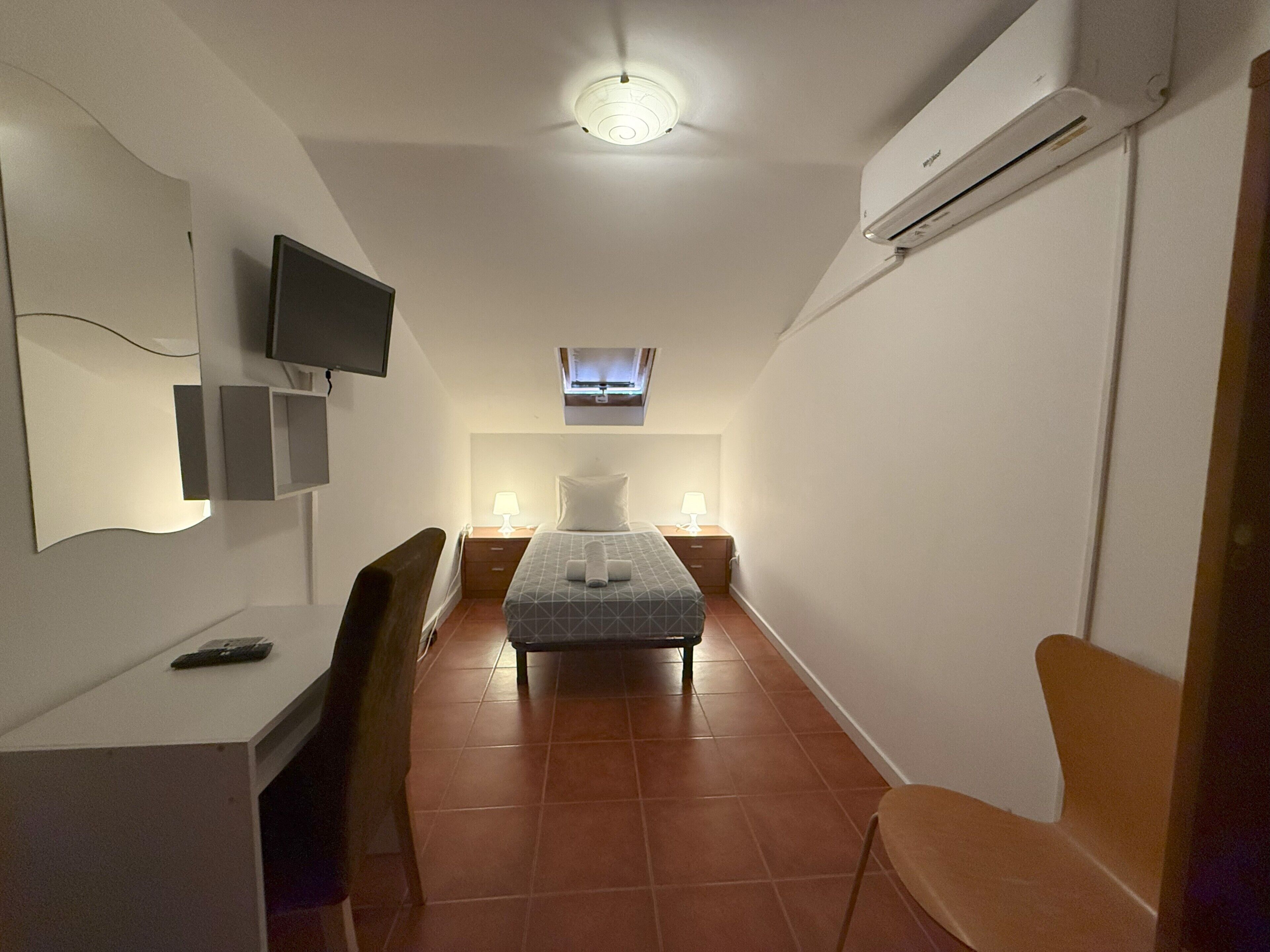 Single Room Shared Bathroom | WiFi (free), individually furnished, bed sheets
