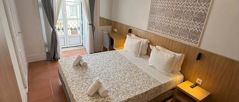 Classic Double or Twin Room, Private Bathroom