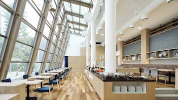 Se ofrece un desayuno bufé (3300 JPY por persona)