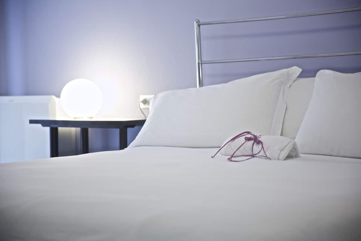 Superior Double or Twin Room | In-room safe, desk, iron/ironing board, cribs/infant beds