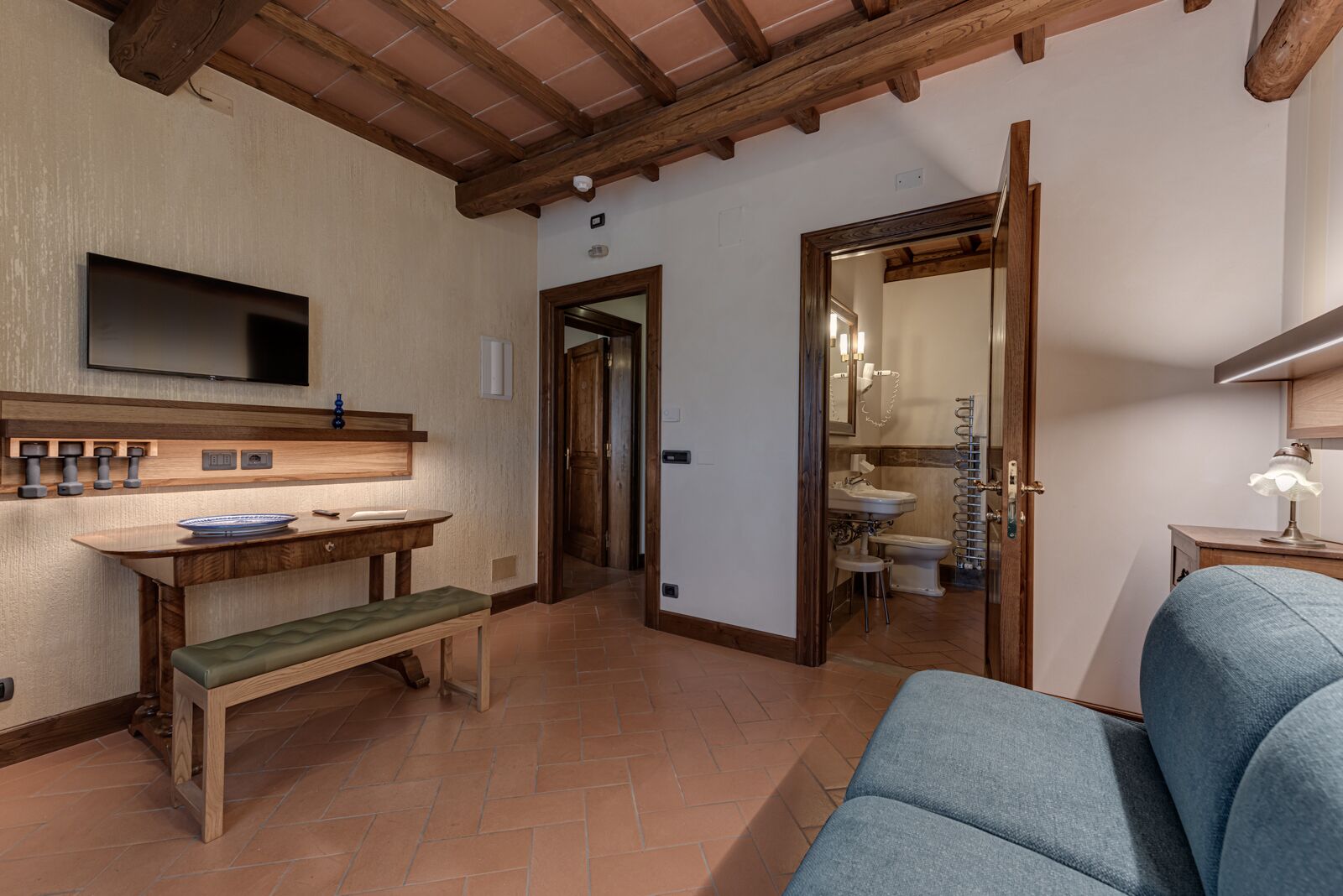 standard suite, 1 double bed | 1 bedroom, frette italian sheets, minibar, in-room safe
