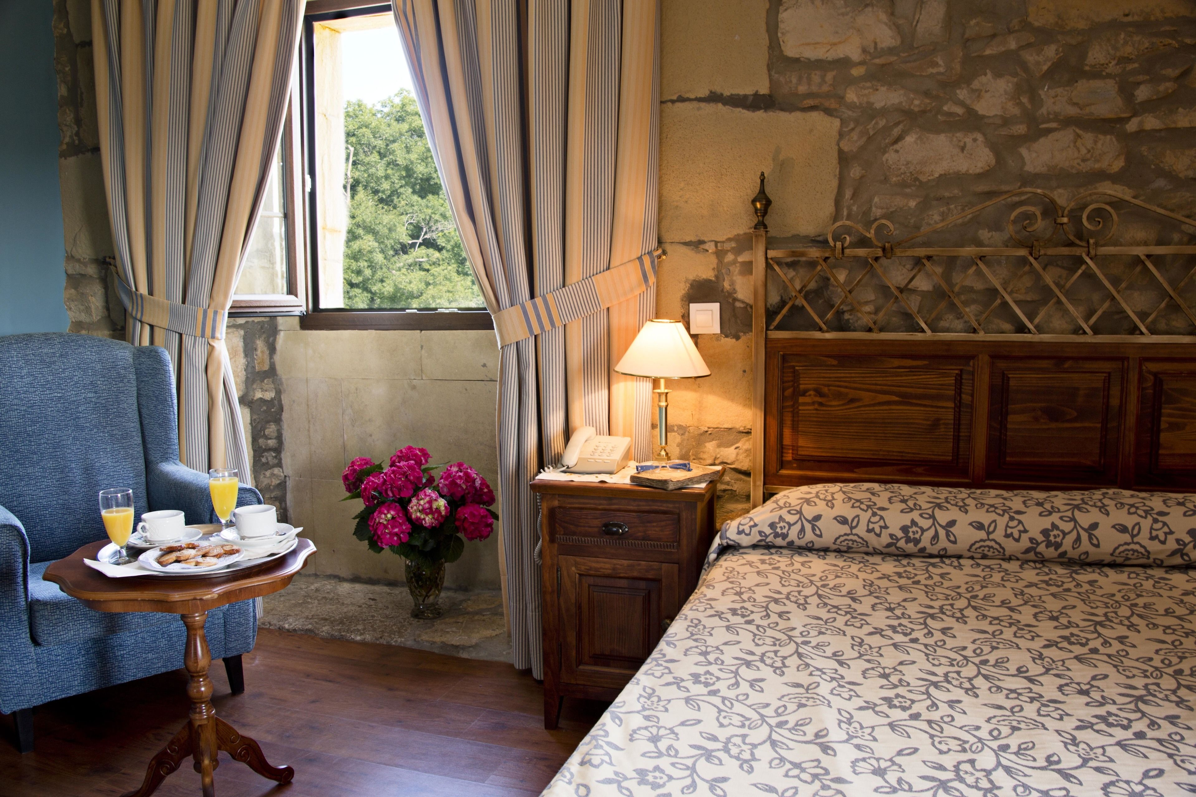 Standaard kamer, 1 twee- of 2 eenpersoonsbedden | Verduisterende gordijnen, extra bedden, gratis wifi