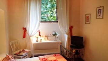 1 camera, una scrivania, ferro/asse da stiro, Wi-Fi gratuito