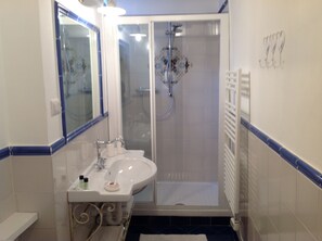 Bathroom - B&B Michelangeli - Private Parking (Orvieto)
