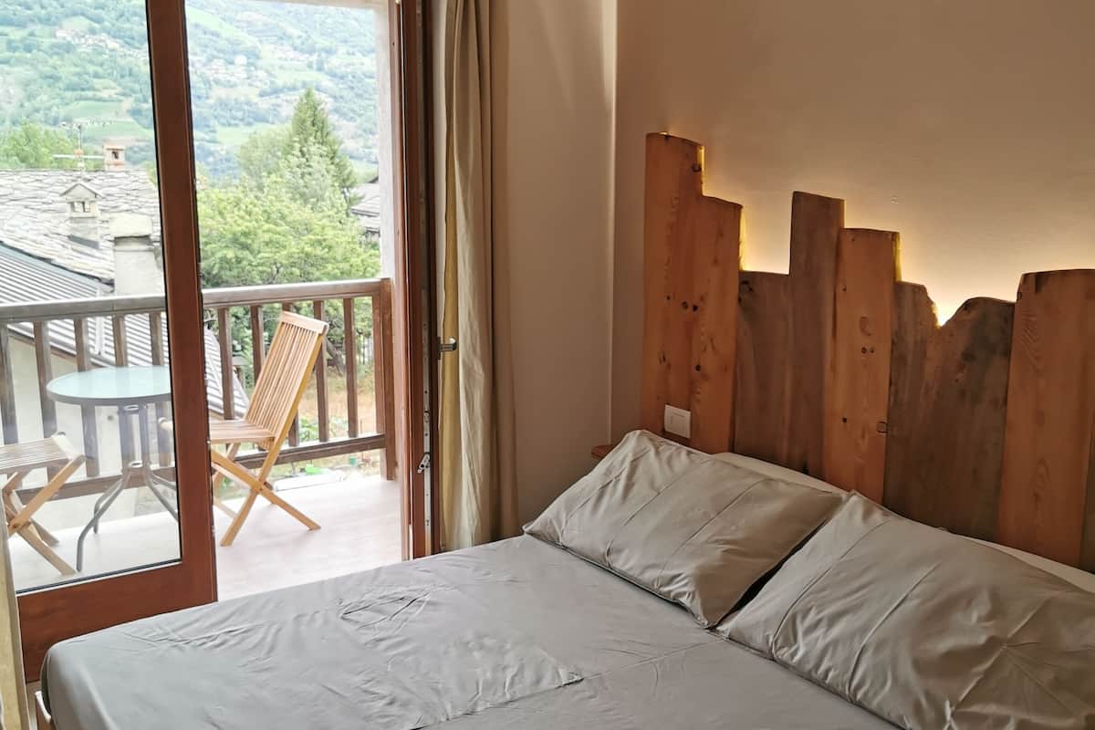 deluxe apartment | 1 bedroom, down duvets, free wifi